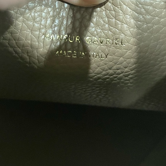 BNWT mansur gavriel mini everyday cabas leather shoulder bag in biscotto - Picture 15 of 16